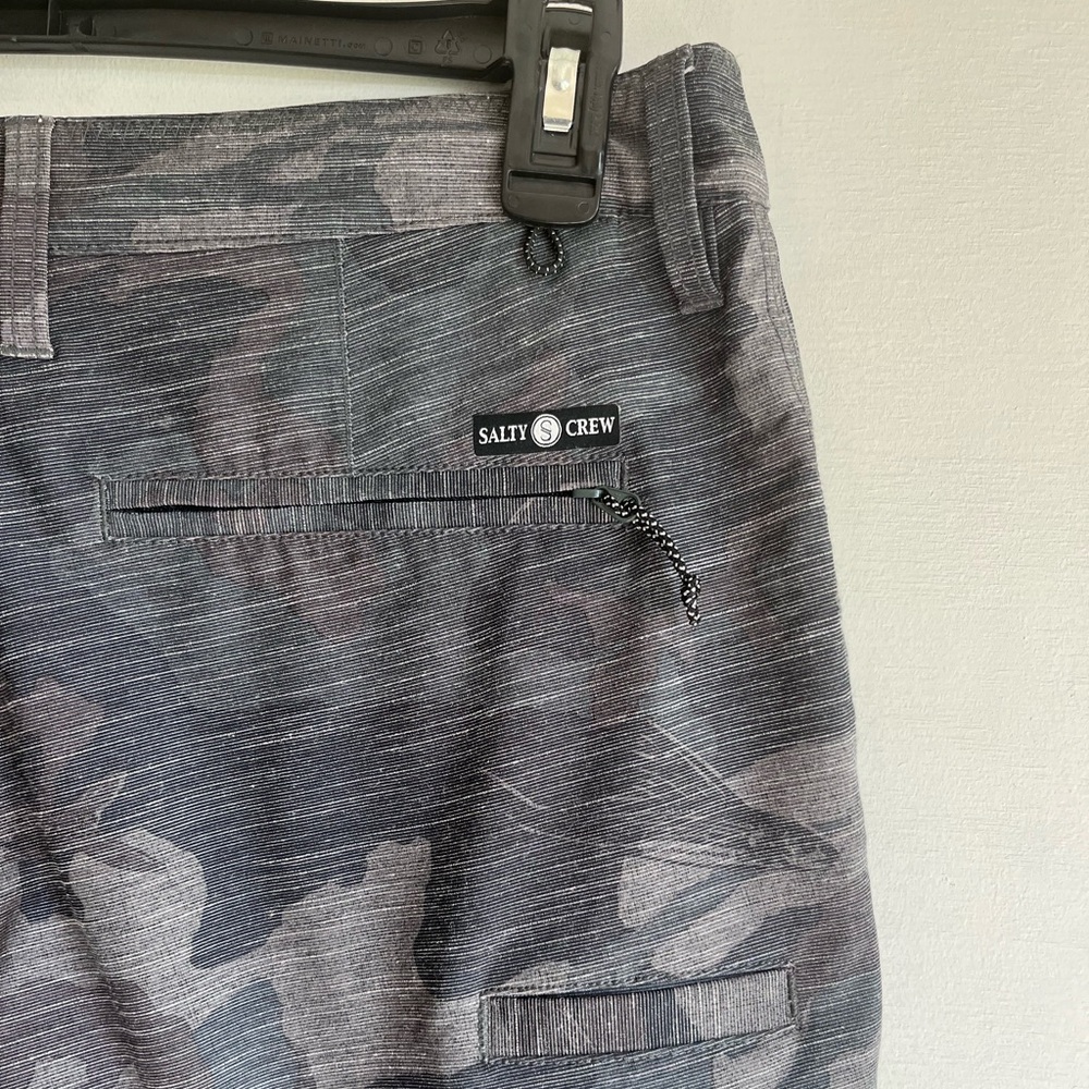 Salty Crew Gray Hybrid Shorts Modern Camouflage green, black and brown size 32 - Picture 3 of 12